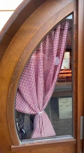شقة Schlafen Im Weinfass Ipsheim المظهر الخارجي الصورة